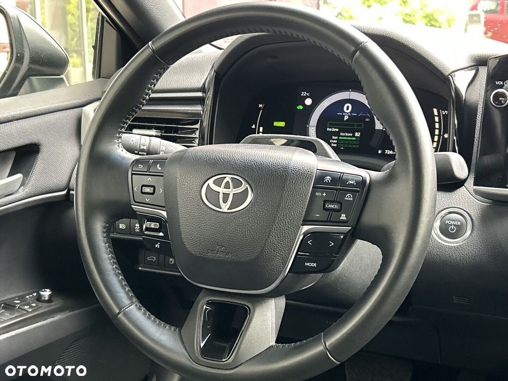 Toyota Camry - 13