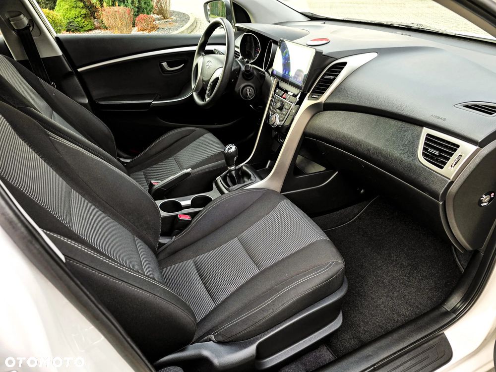 Hyundai i30 i30cw 1.4 CRDi Advantage - 14