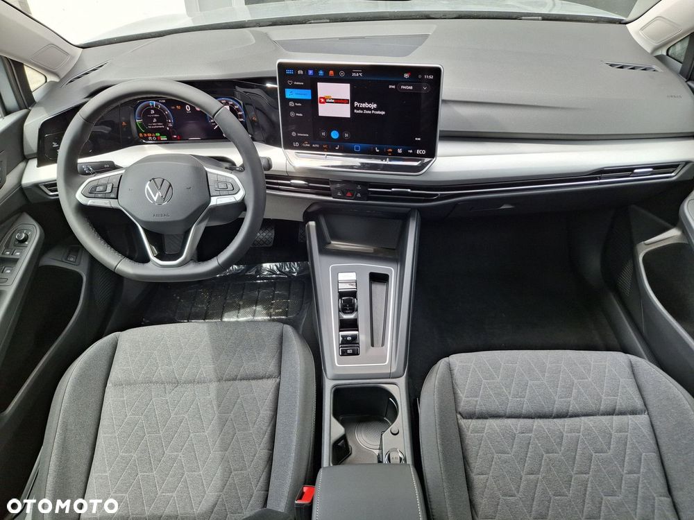 Volkswagen Golf - 10
