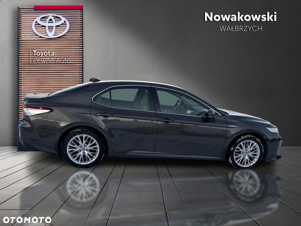 Toyota Camry 2.5 Hybrid Executive CVT - 6