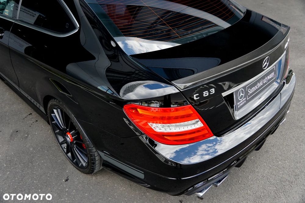 Mercedes-Benz Klasa C 63 AMG - 13