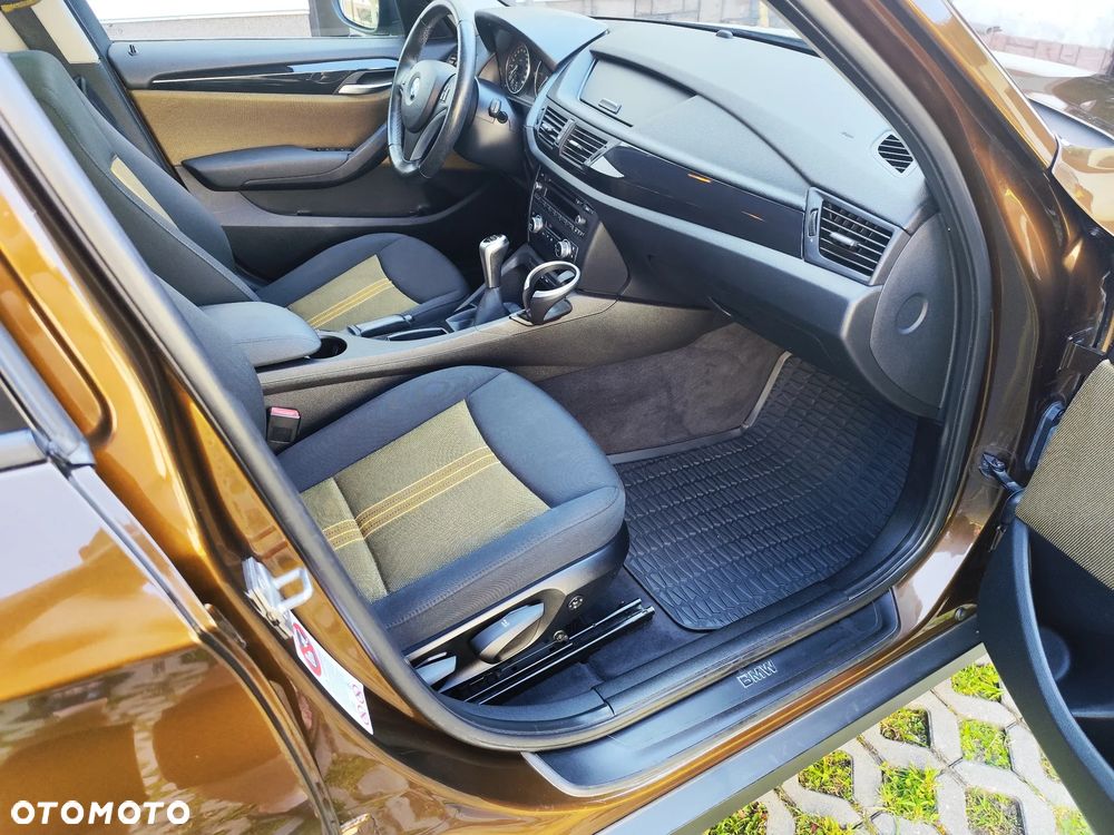 BMW X1 xDrive18d - 23