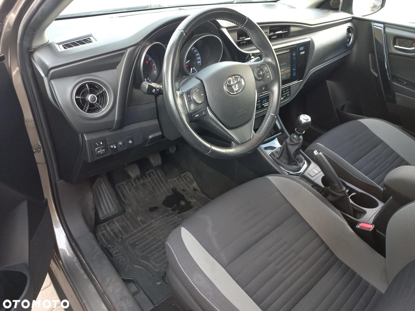 Toyota Auris - 15