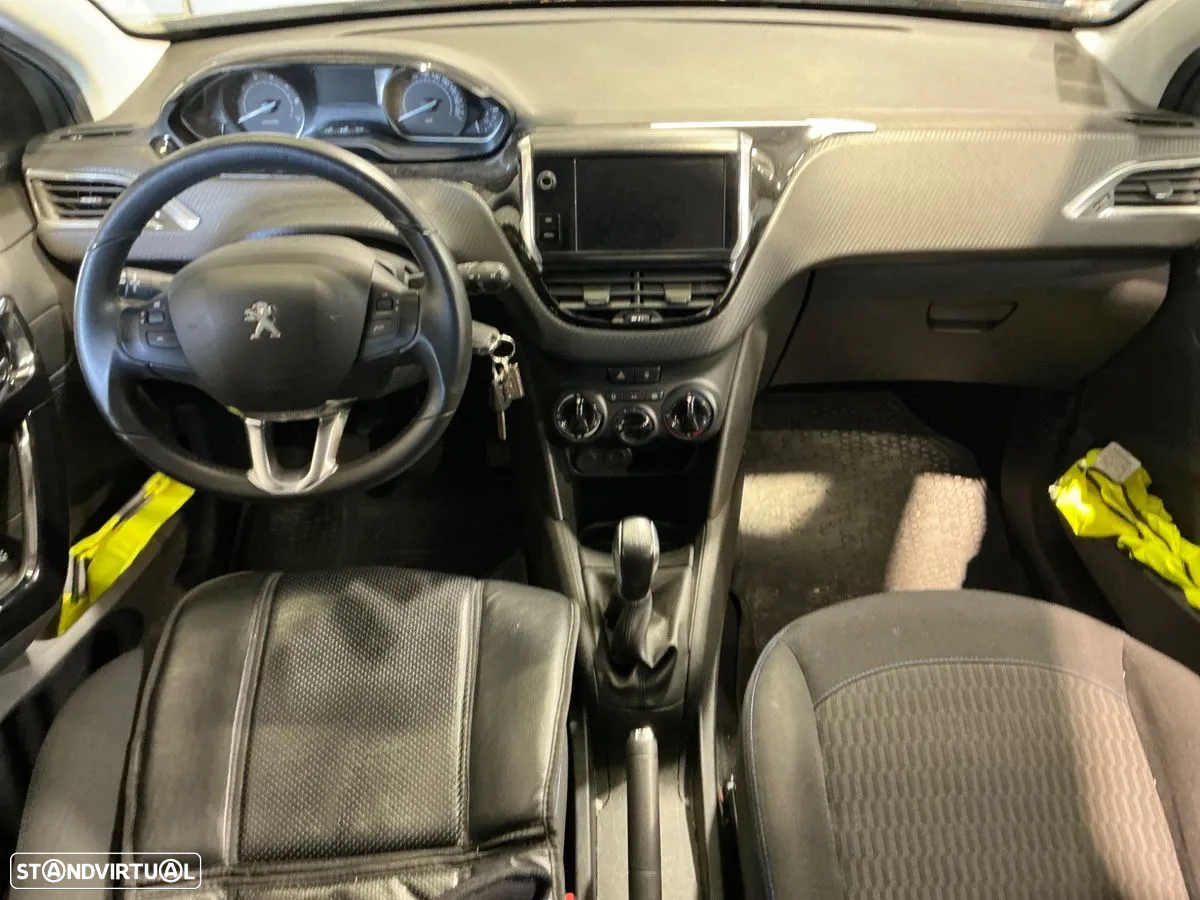 Peugeot 208 1.2 PureTech Signature - 7