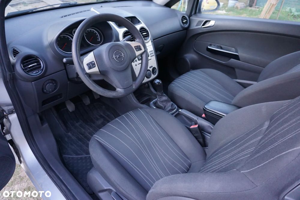 Opel Corsa 1.2 16V - 24