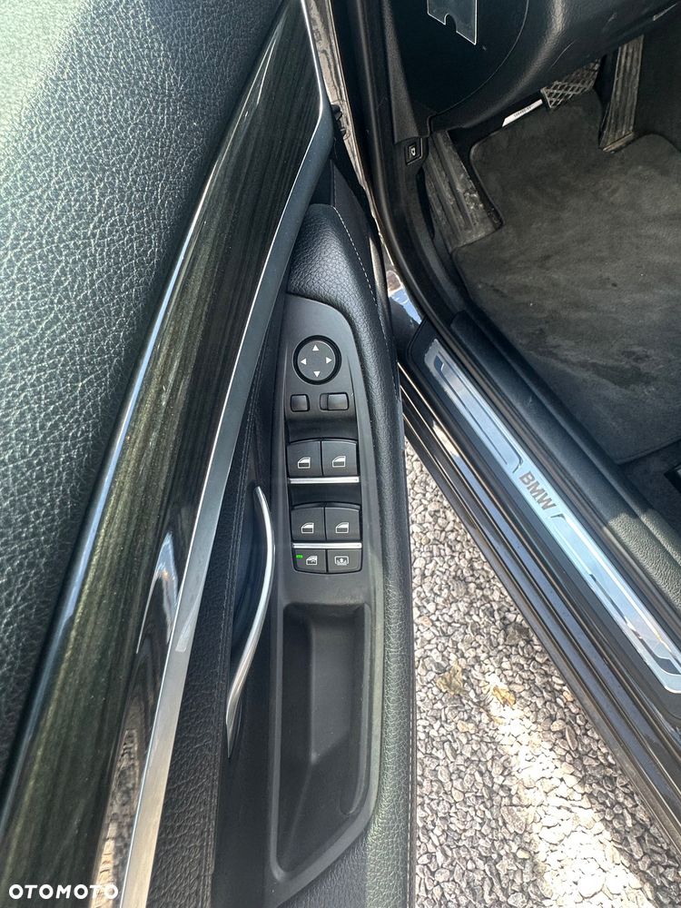 BMW Seria 5 520i Luxury Line - 14
