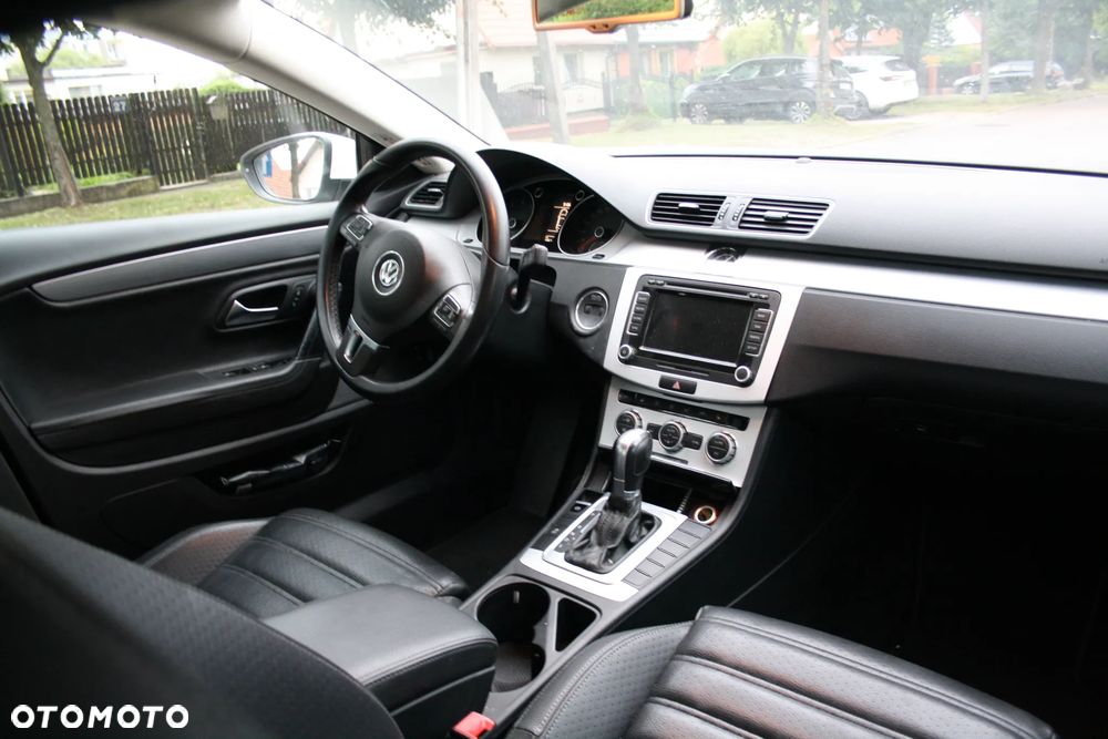 Volkswagen Passat - 22