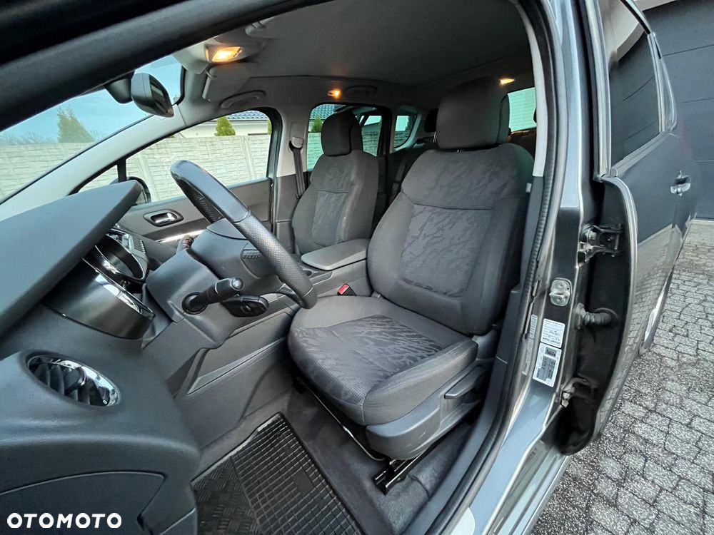 Peugeot 3008 HDi 150 Allure - 22