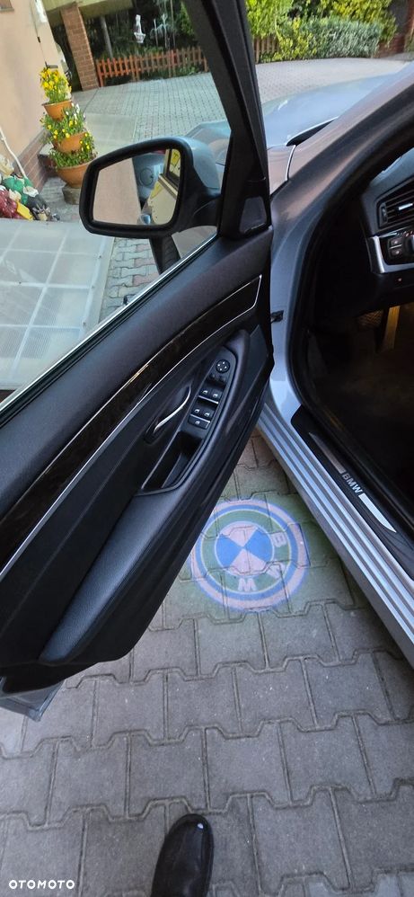 BMW Seria 5 535i xDrive Sport-Aut Luxury Line - 25