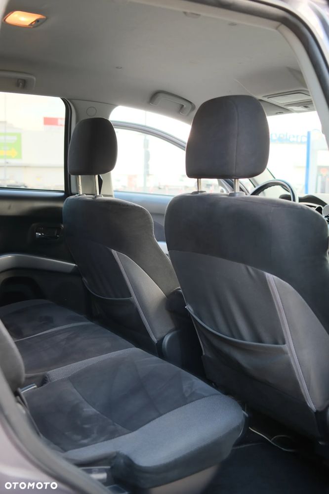 Mitsubishi Outlander 2.0 DID Intense + - 8