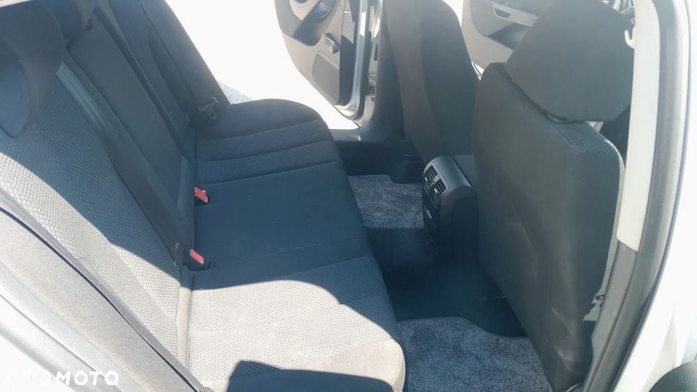 Volkswagen Passat 2.0 TDI DPF Comfortline DSG - 14