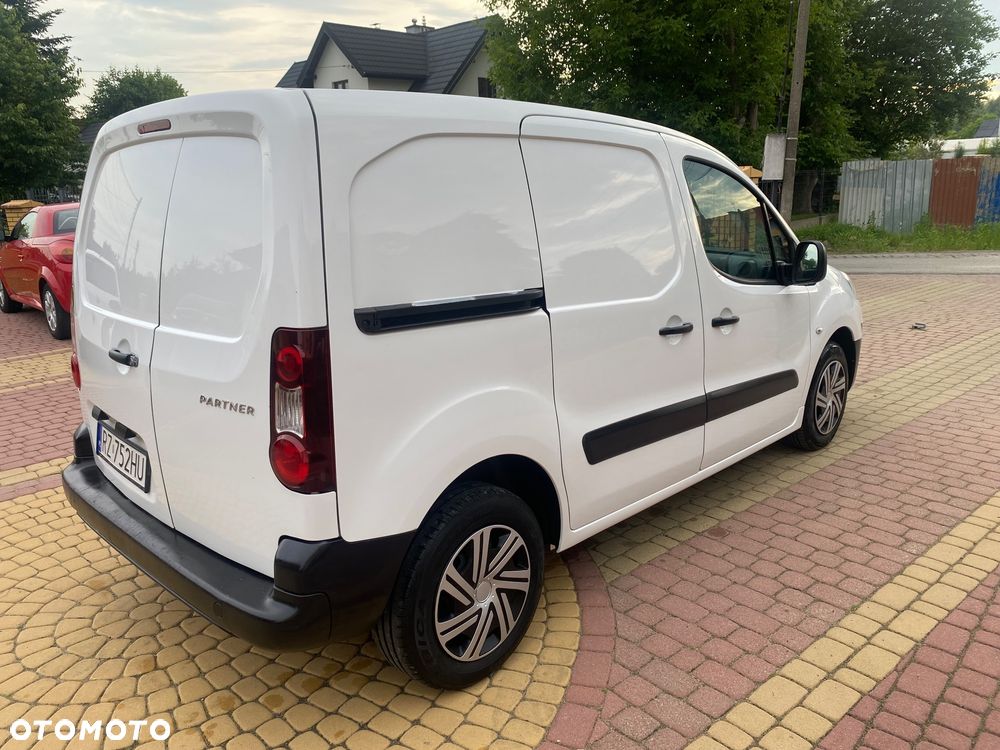 Peugeot PARTNER 1.6HDI 3-osobowy zakupiony w slonie w Rzeszowie - 35