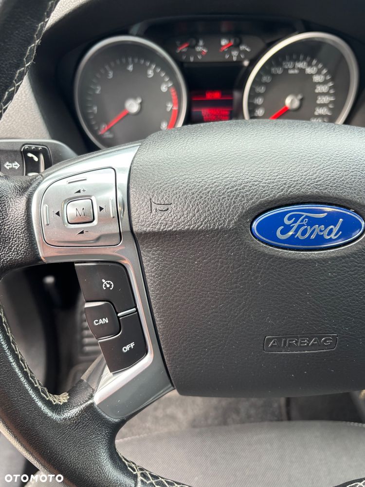 Ford Mondeo - 25