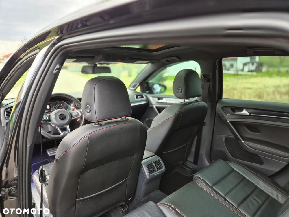 Volkswagen Golf GTI Performance BlueMotion Technology DSG - 16