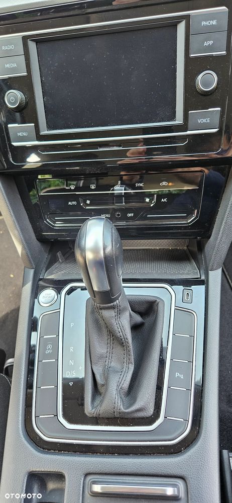 Volkswagen Passat 1.5 TSI EVO Business DSG - 33