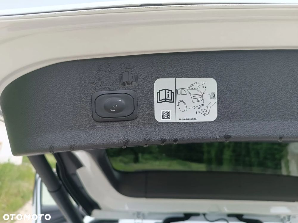 Ford Kuga 2.0 TDCi 2x4 ST-Line - 21