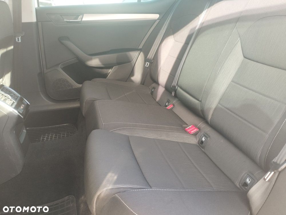 Skoda Superb 2.0 TDI SCR Style DSG - 26