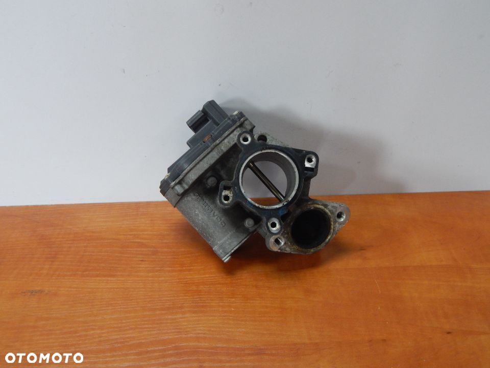 Zawór EGR 2.0 2.3 dci MASTER III movano trafic vivaro 00-18 Łuków części