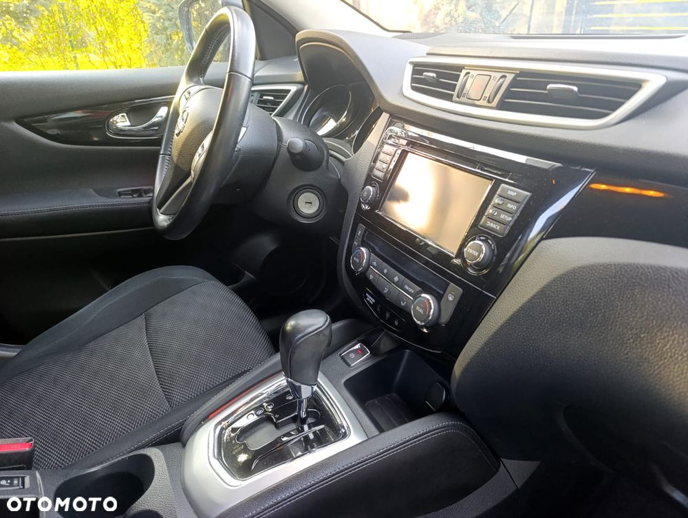 Nissan Qashqai 1.2 DIG-T Xtronic N-Vision - 9