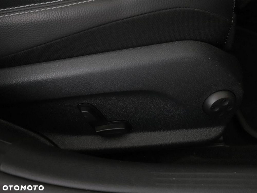 Mercedes-Benz Klasa C 200 9G-TRONIC Avantgarde - 40