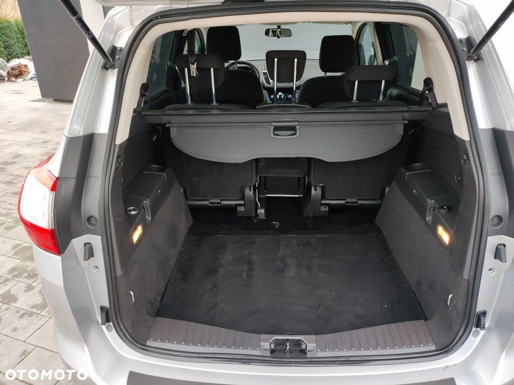 Ford Grand C-MAX - 11