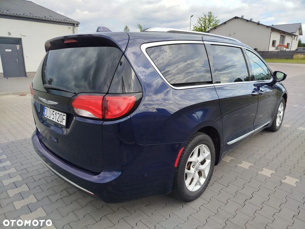 Chrysler Pacifica - 5