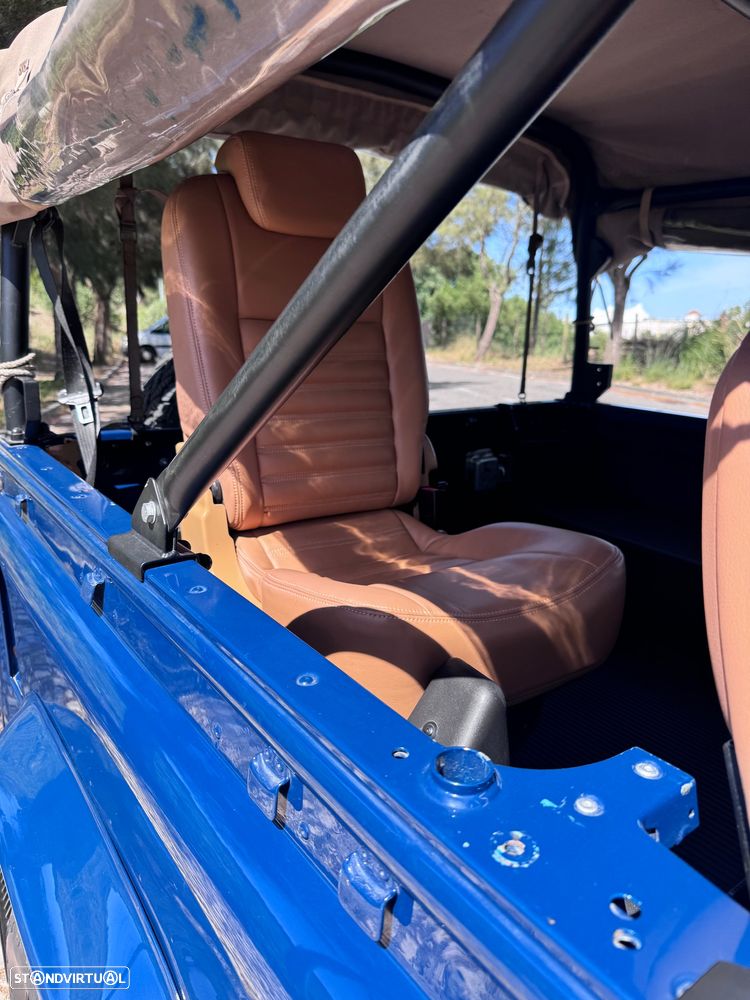 Land Rover Defender 90 2.5 Td5 Soft Top - 8