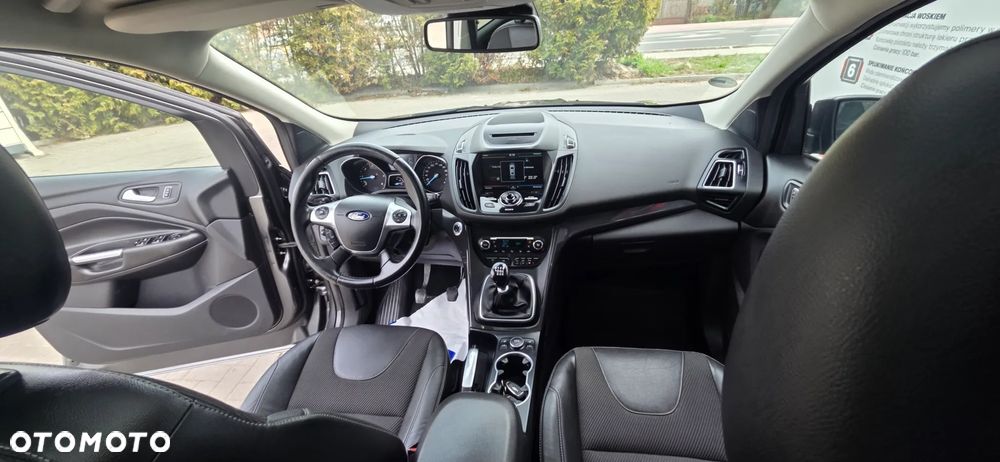 Ford Kuga 2.0 TDCi 2x4 Titanium - 35