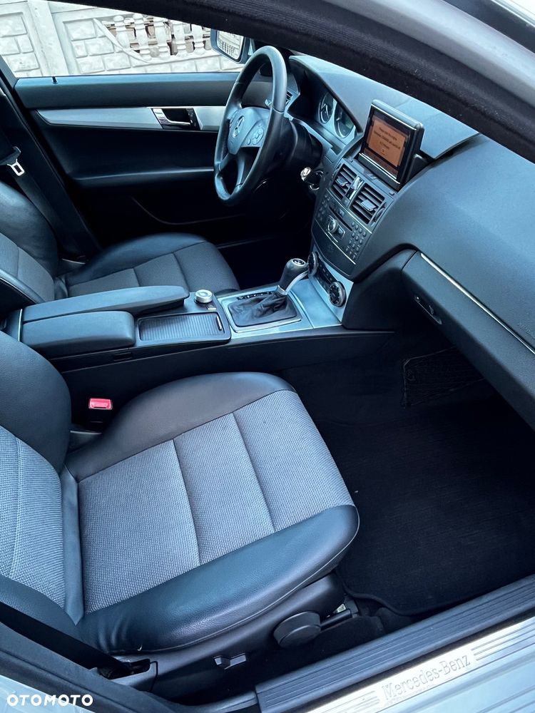 Mercedes-Benz Klasa C 220 CDI DPF Automatik Avantgarde - 7