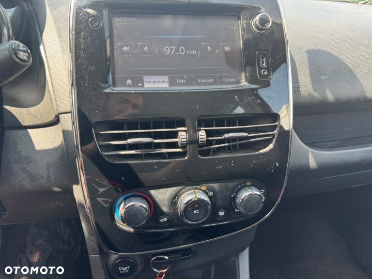 Renault Clio 1.2 16V 75 Expression - 7