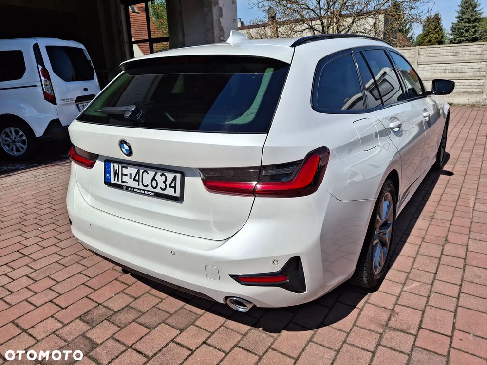 BMW Seria 3 318i - 12