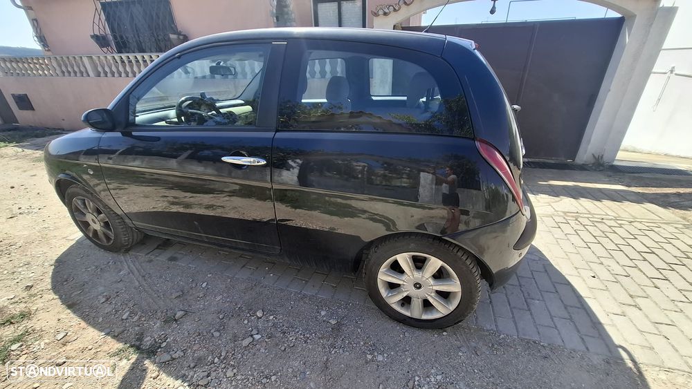 Lancia Ypsilon 1.3 M-jet Argento 5 - 7