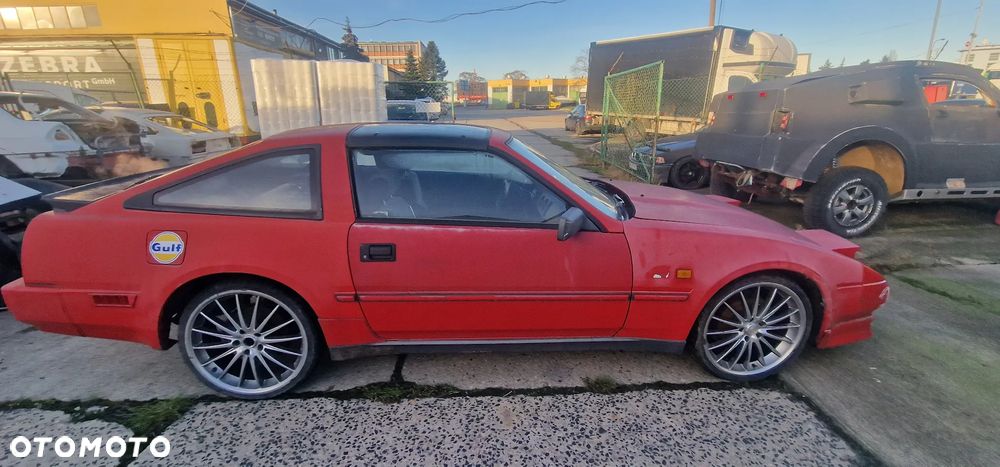 Nissan 300 ZX - 11