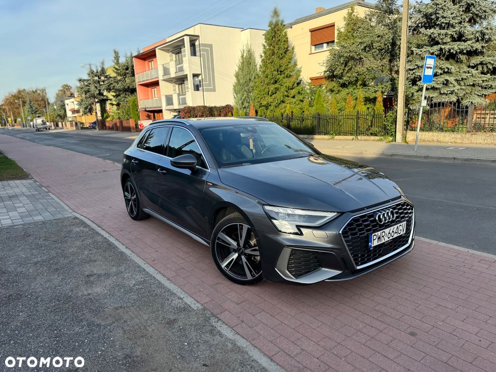 Audi A3 Sportback 1.4 TFSI e-tron S line Sportpaket - 2