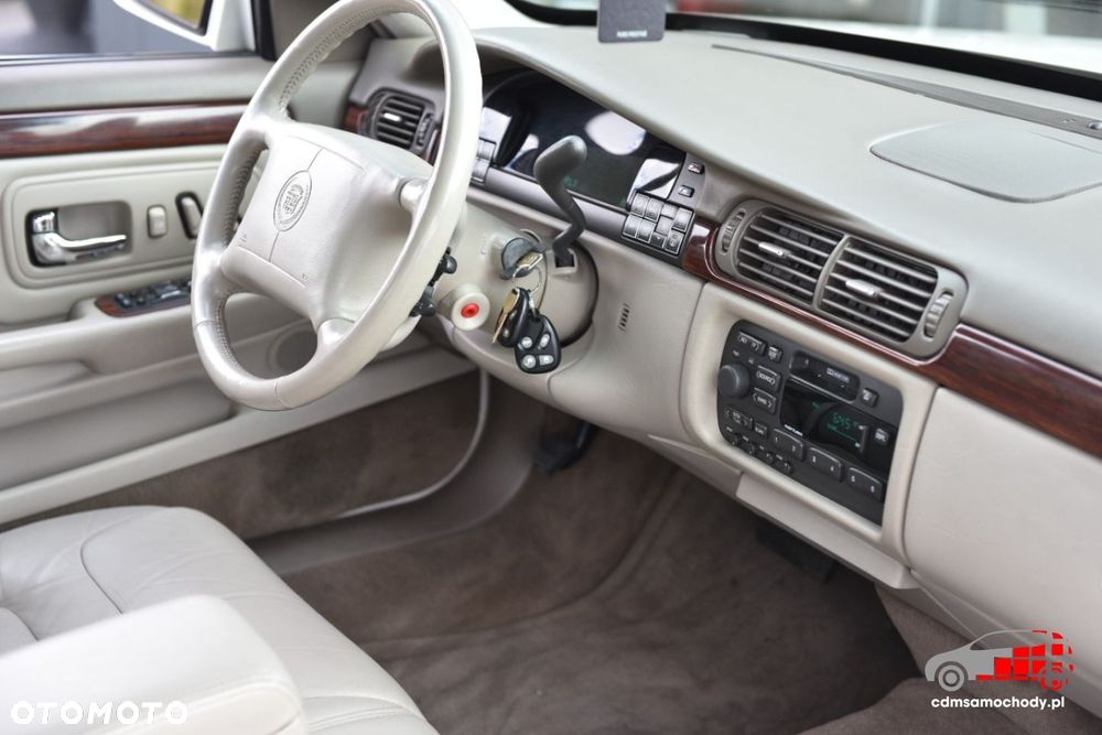 Cadillac Deville - 24