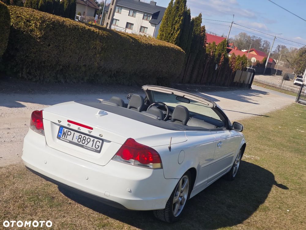 Volvo C70 2.0D Momentum - 26
