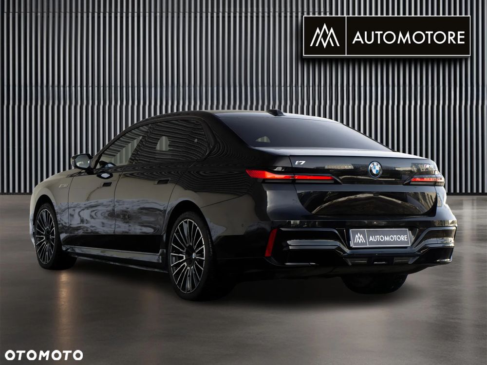 BMW i7 - 8