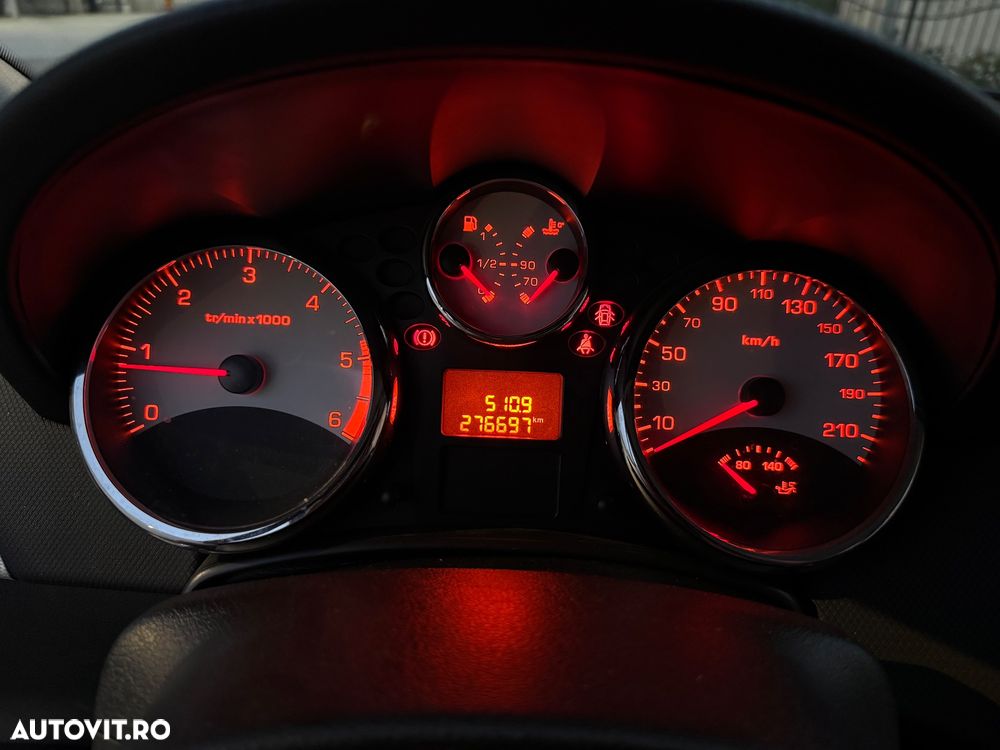 Peugeot 207 1.6HDI Feline - 8