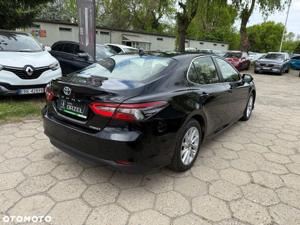 Toyota Camry - 5