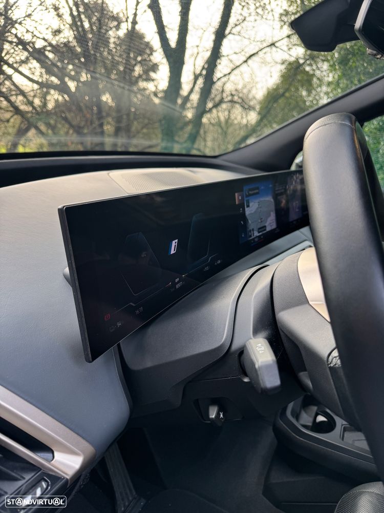 BMW iX xDrive 50 Pack Desportivo - 17