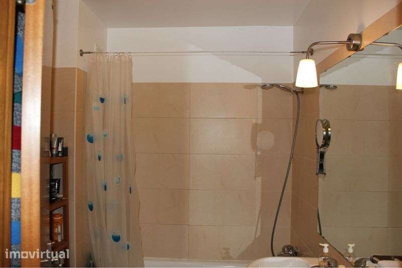 Vendo Apartamento T2 Centro Vila Praia de Ancora R/C c/ lugar garragem - Grande imagem: 5/12