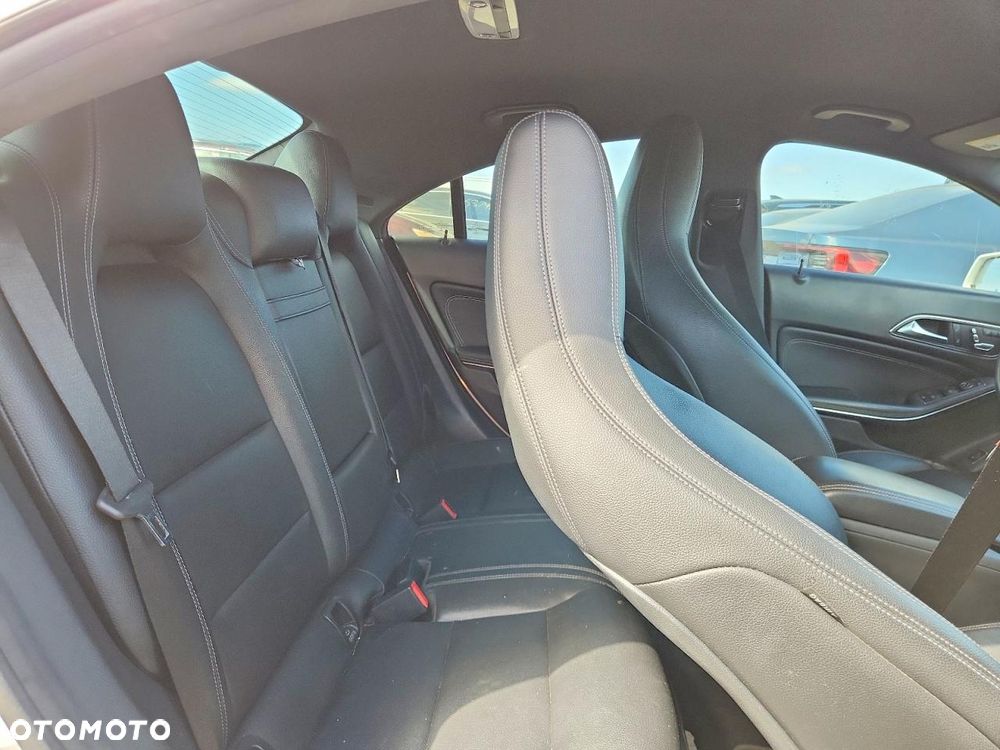 Mercedes-Benz CLA 250 4Matic 7G-DCT - 9