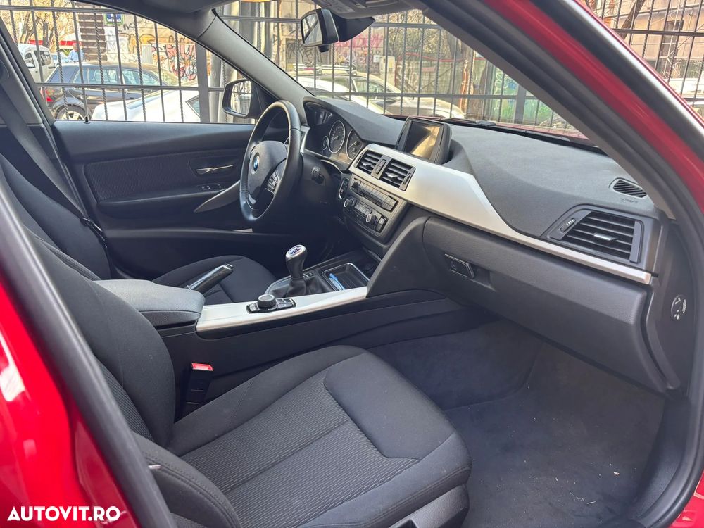 BMW Seria 3 320i - 9