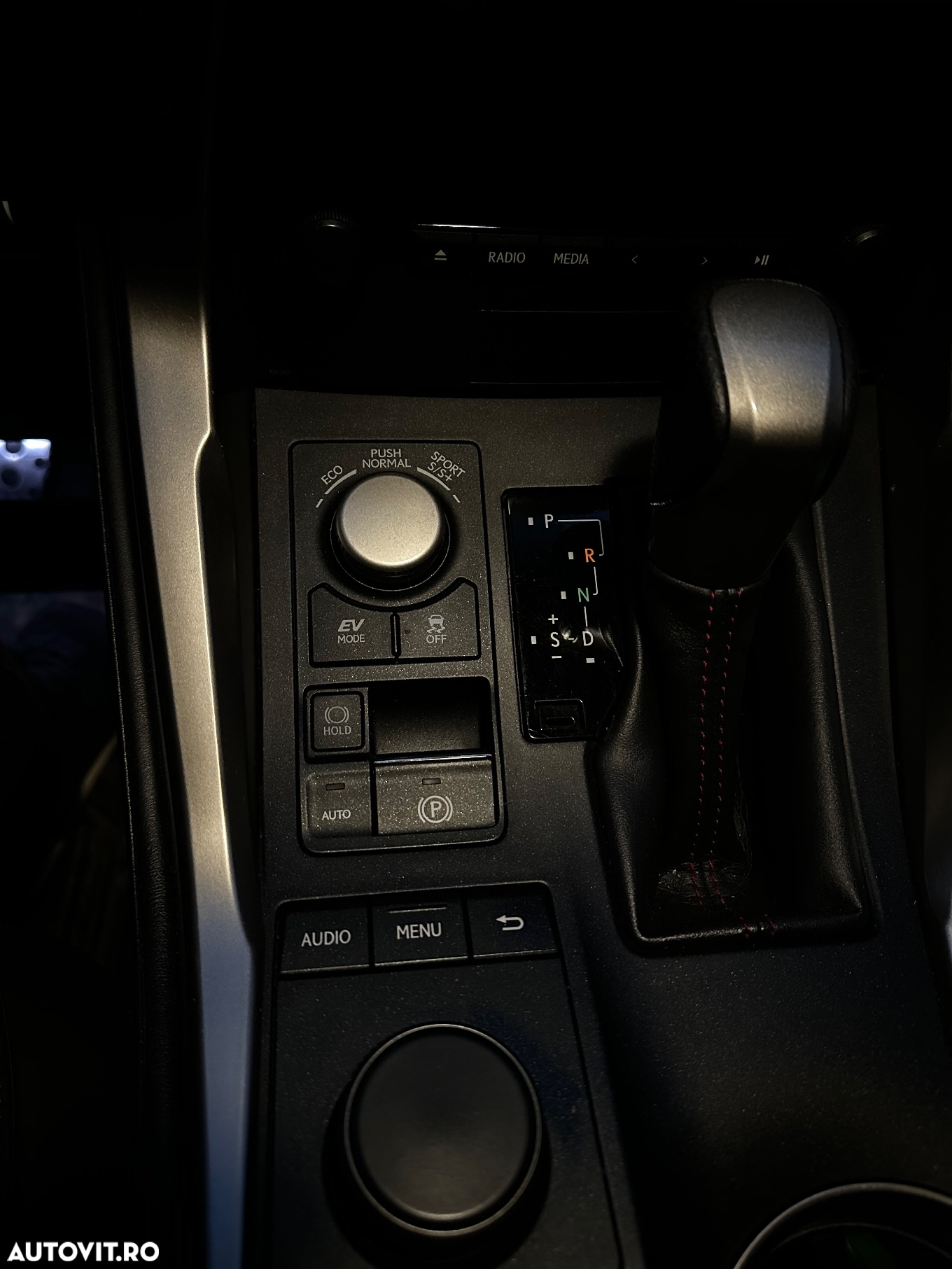 Lexus Seria NX 300h F Sport - 13
