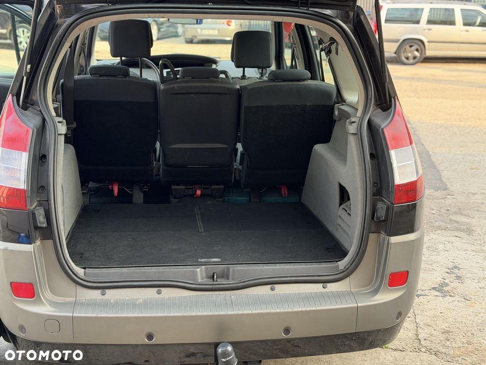 Renault Grand Scenic - 8
