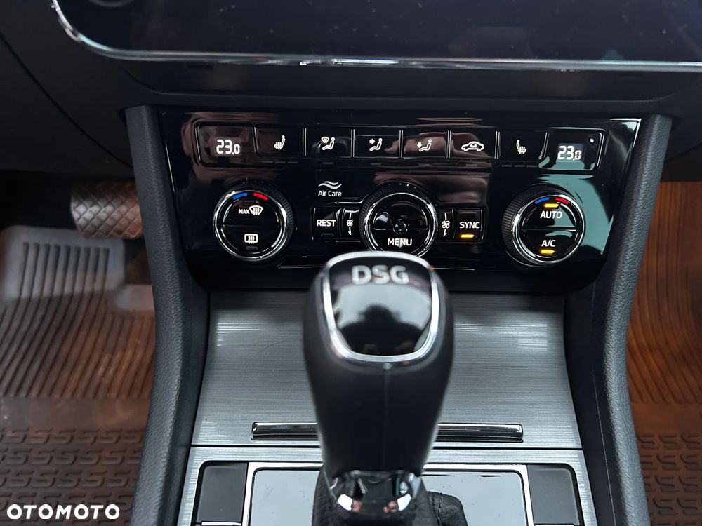 Skoda Superb 2.0 TDI SCR Style DSG - 24