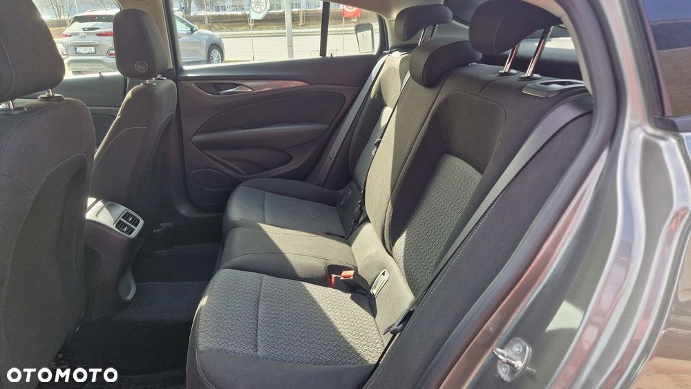 Opel Insignia 1.5 T Enjoy S&S - 15