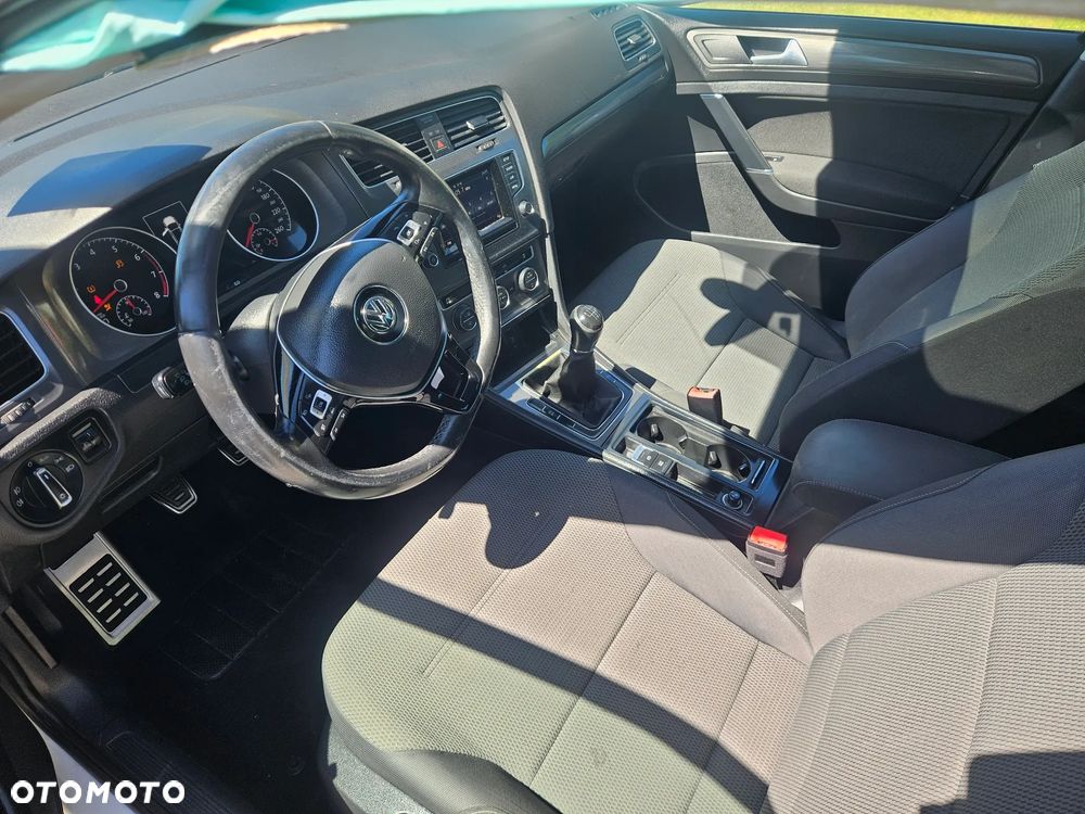Volkswagen Golf - 13