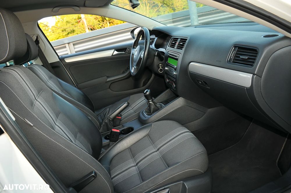 Volkswagen Jetta 1.4 TSI Sportline - 12