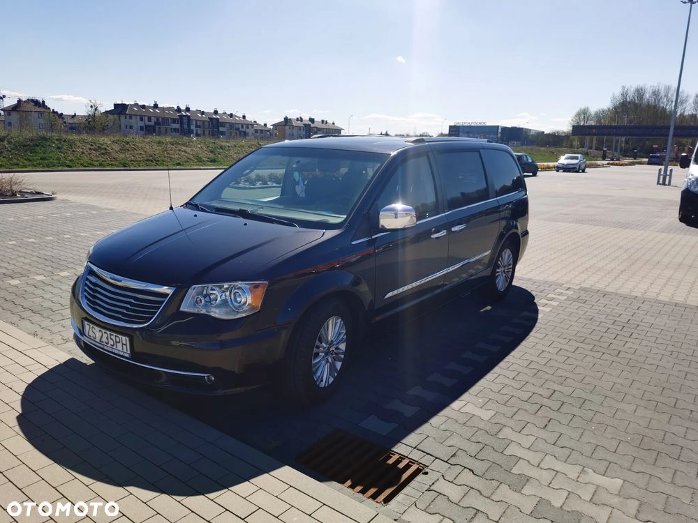 Chrysler Town & Country 3.6 Limited - 1